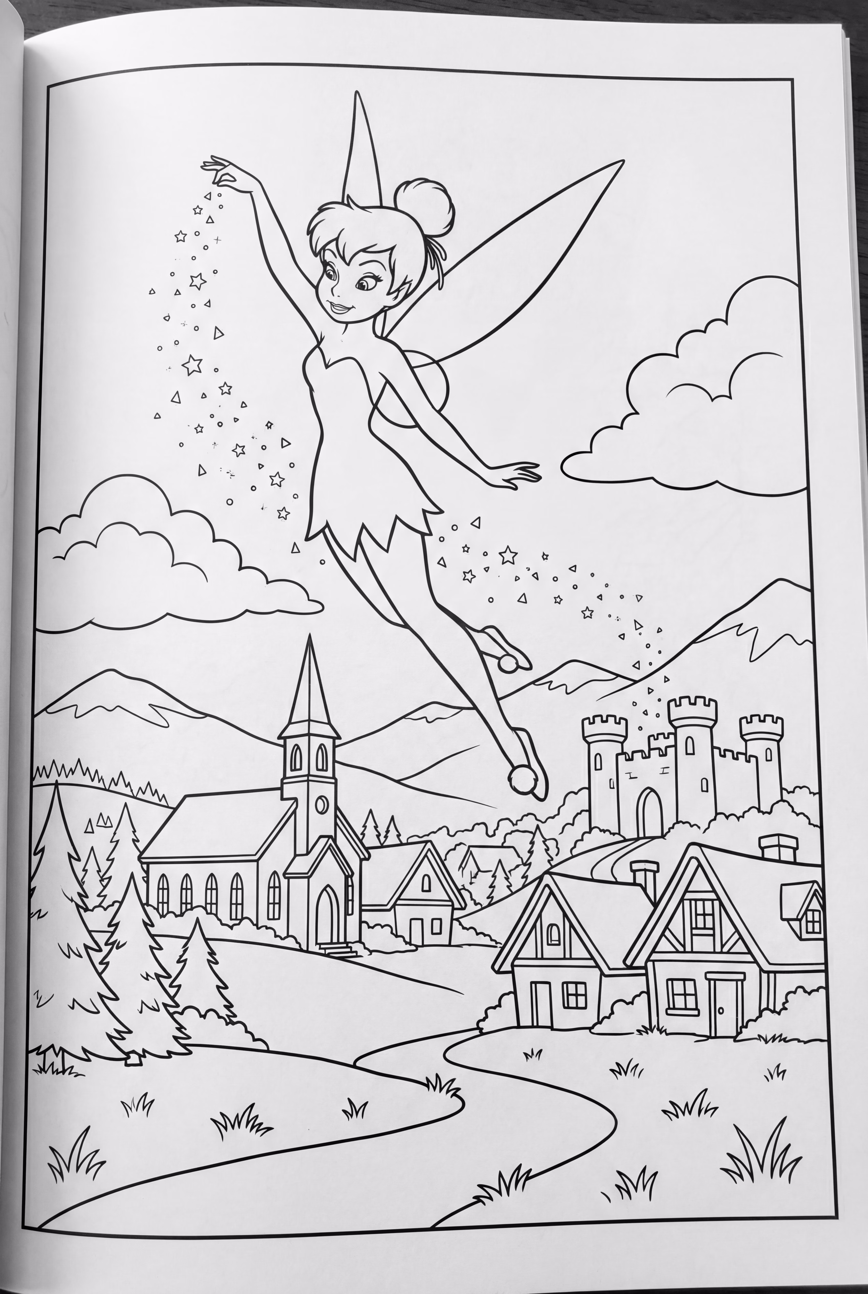 Clochette saupoudrant de la poussière de fée sur un village